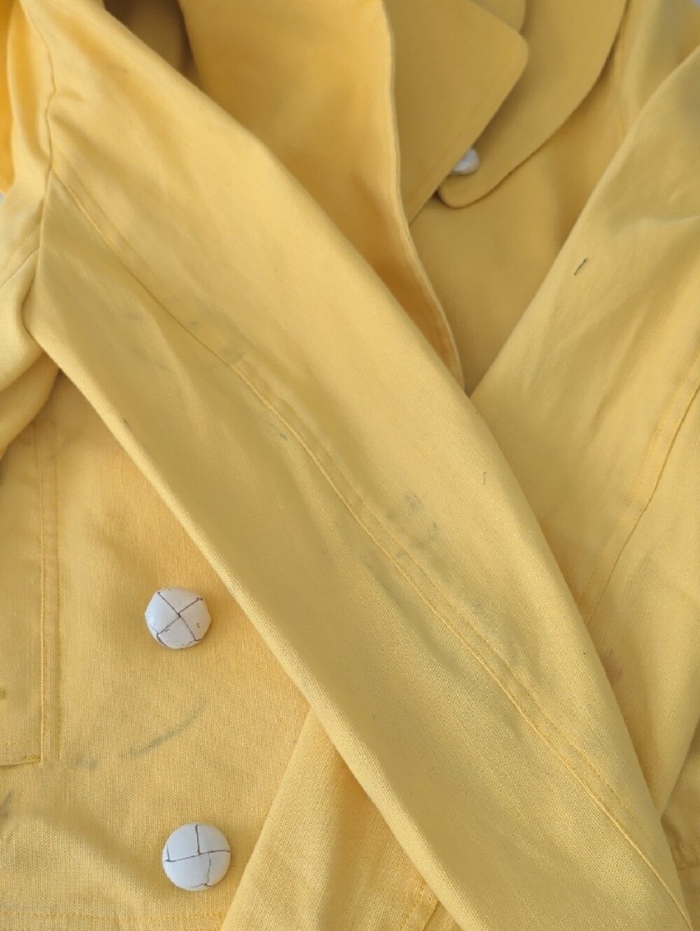 Burberry Yellow Double-Breasted Cotton Trench with White Buttons - Picture 4 of 9